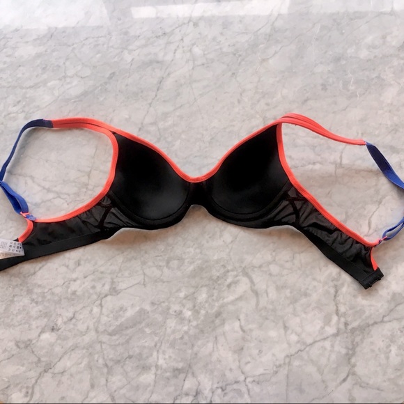 Berlei High impact Sports Bra - Picture 6 of 11
